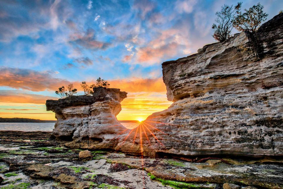 Hole in the Wall Beach and rock formation